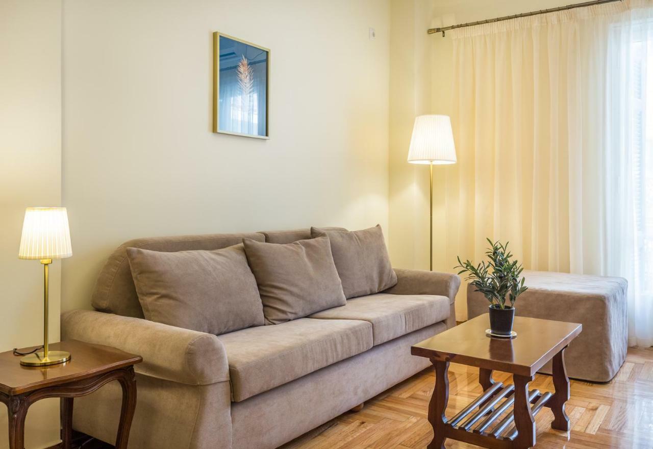 Chic Flat In Kolonaki Next To American Embassy Athens Luaran gambar