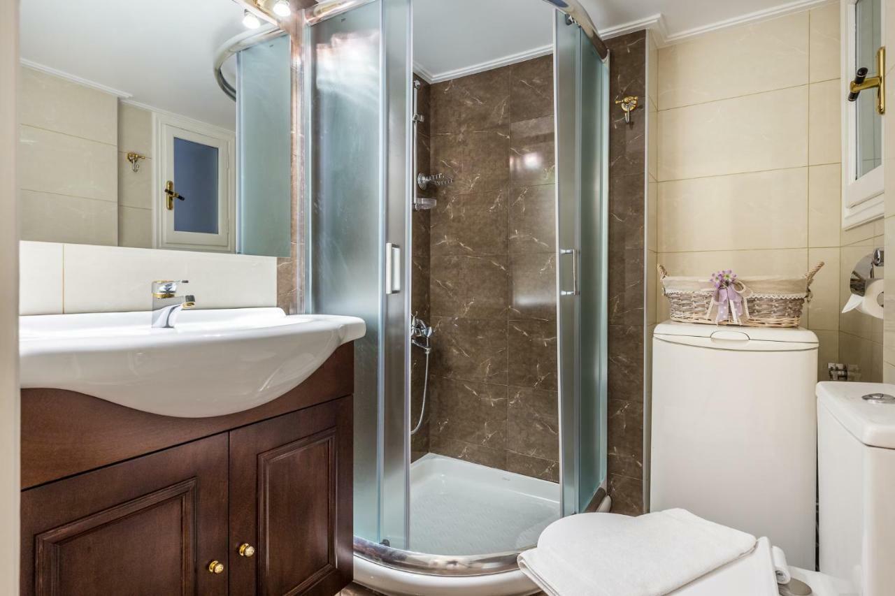 Chic Flat In Kolonaki Next To American Embassy Athens Luaran gambar