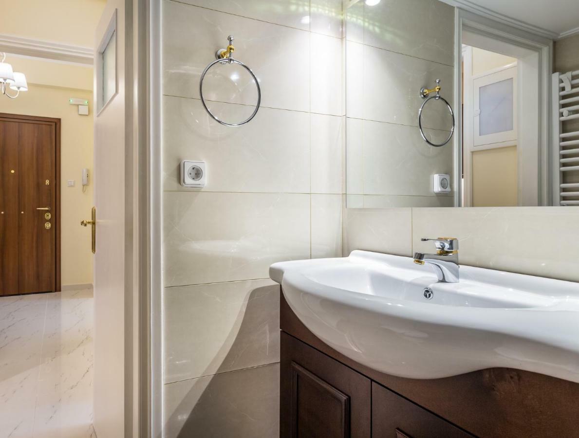 Chic Flat In Kolonaki Next To American Embassy Athens Luaran gambar